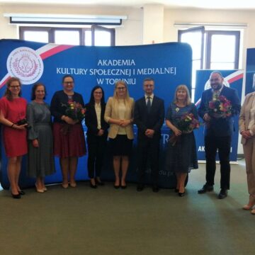 Egzaminy dyplomowe: Retoryka i wystąpienia przed kamerą