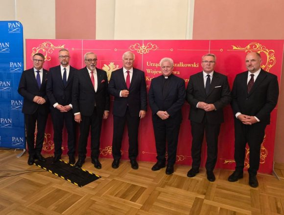 Rektor AKSiM uczestnikiem uroczystości Inauguracji Międzynarodowego  Instytutu Chemii Analitycznej Polskiej Akademii Nauk