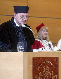 Przywrócić prawdę dziennikarstwu Fot. R. SOBKOWICZ NDZ Przywrócić prawdę dziennikarstwu